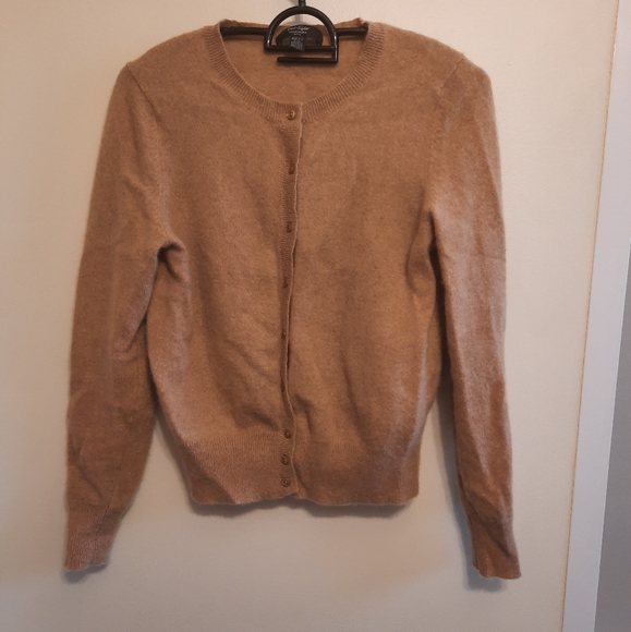 *SOLD* Lord & Taylor 100% Cashmere Crew Neck Cardigan Sweater Tan - Picture 12 of 16